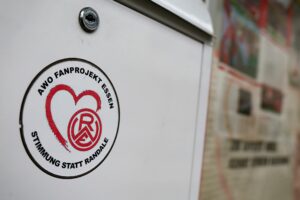 DFB und DFL: Höhere Förderung für Fanprojekte möglich