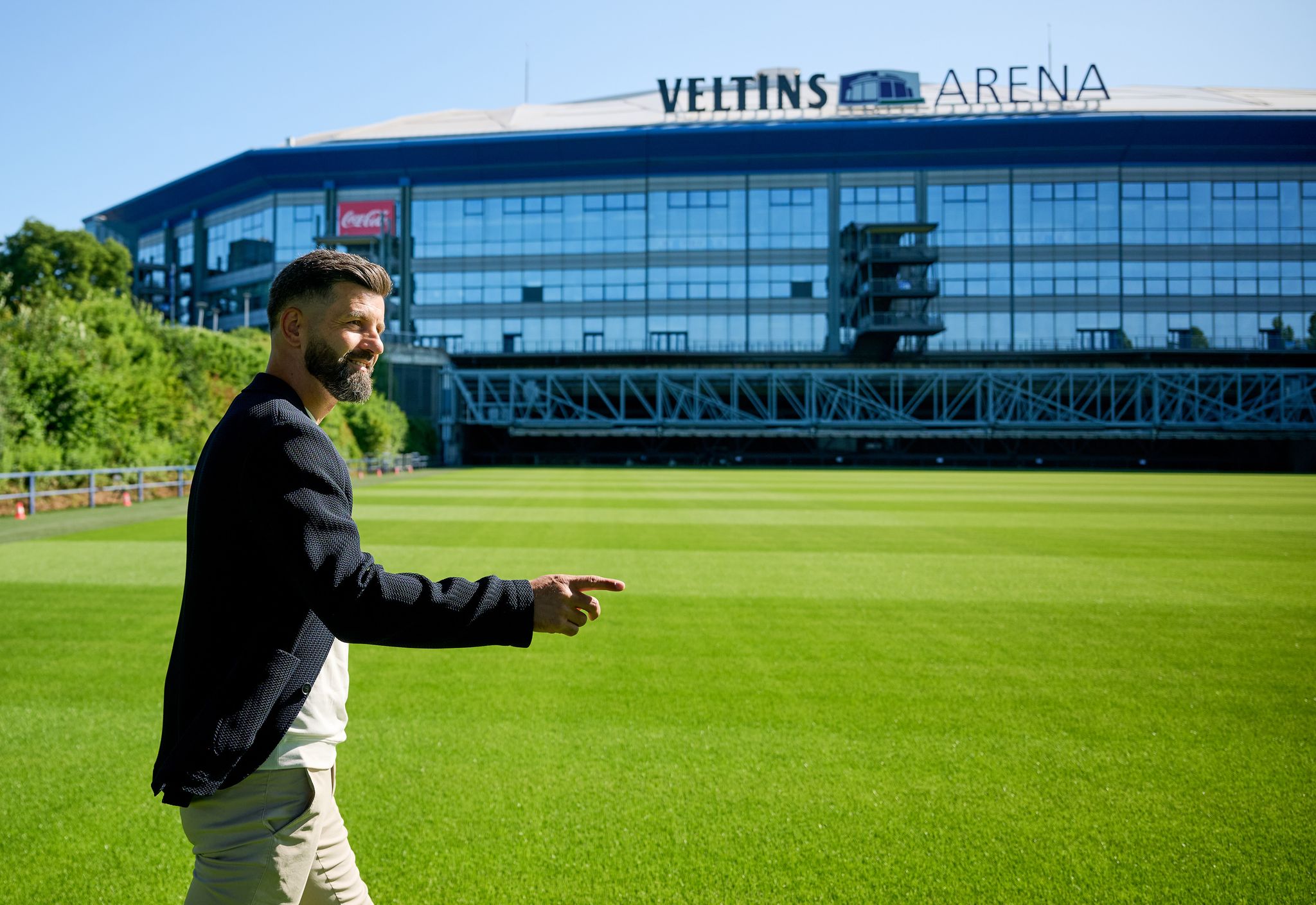 3.000 Fans dabei: Schalke-Training mit Autogramm-Marathon