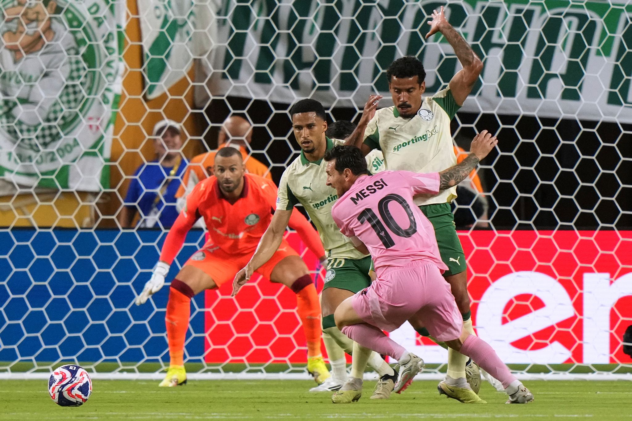 Geburtstagskind Messi steht mit Inter Miami im Achtelfinale Geburtstagskind Messi steht mit Inter Miami im Achtelfinale