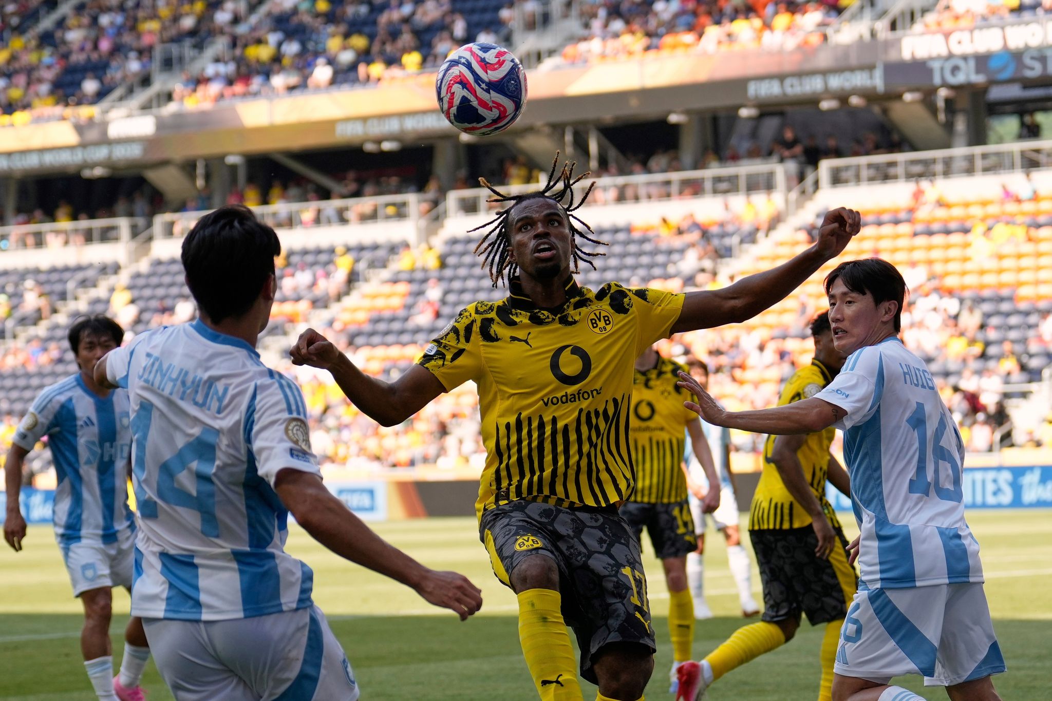 Chukwuemeka soll über Leihe hinaus beim BVB bleiben