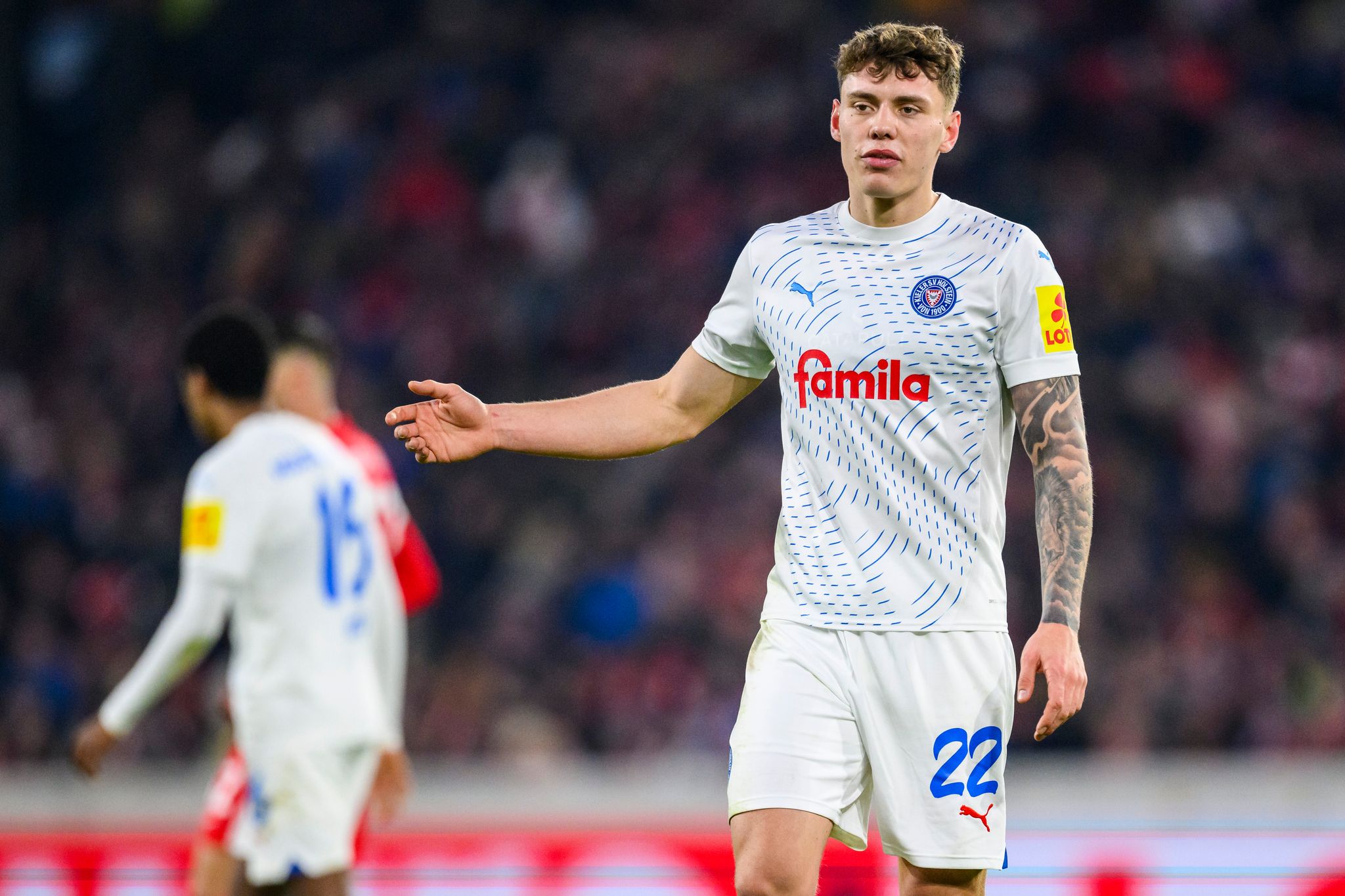 Erster Neuzugang: HSV holt Mittelfeldmann Remberg aus Kiel