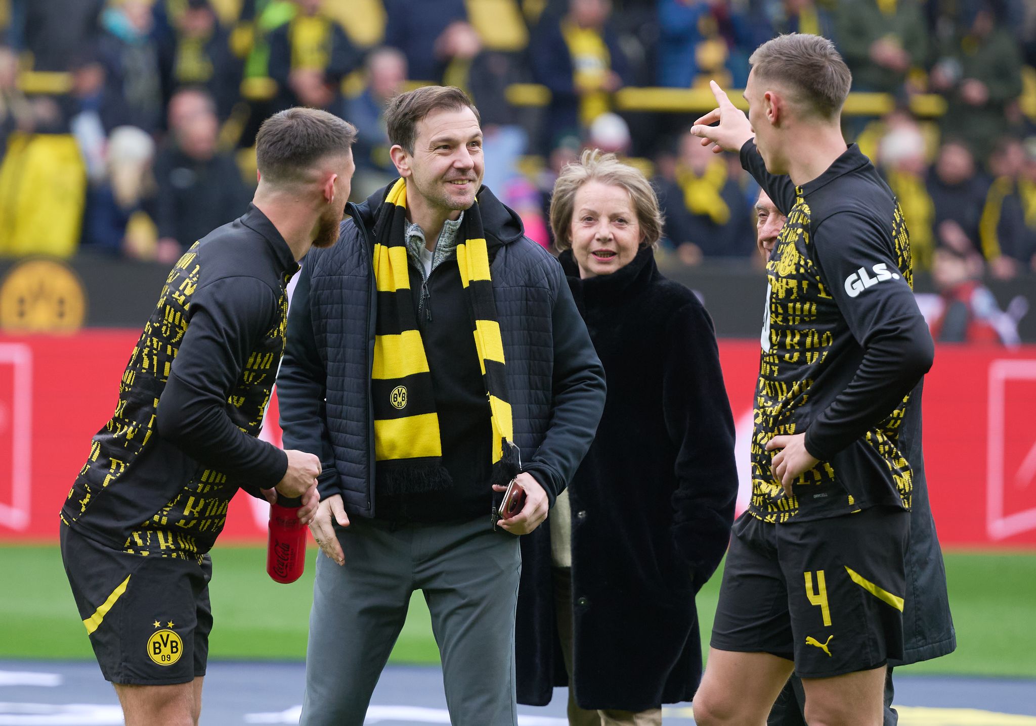Timo Boll erwägt Praktikum bei Borussia Dortmund