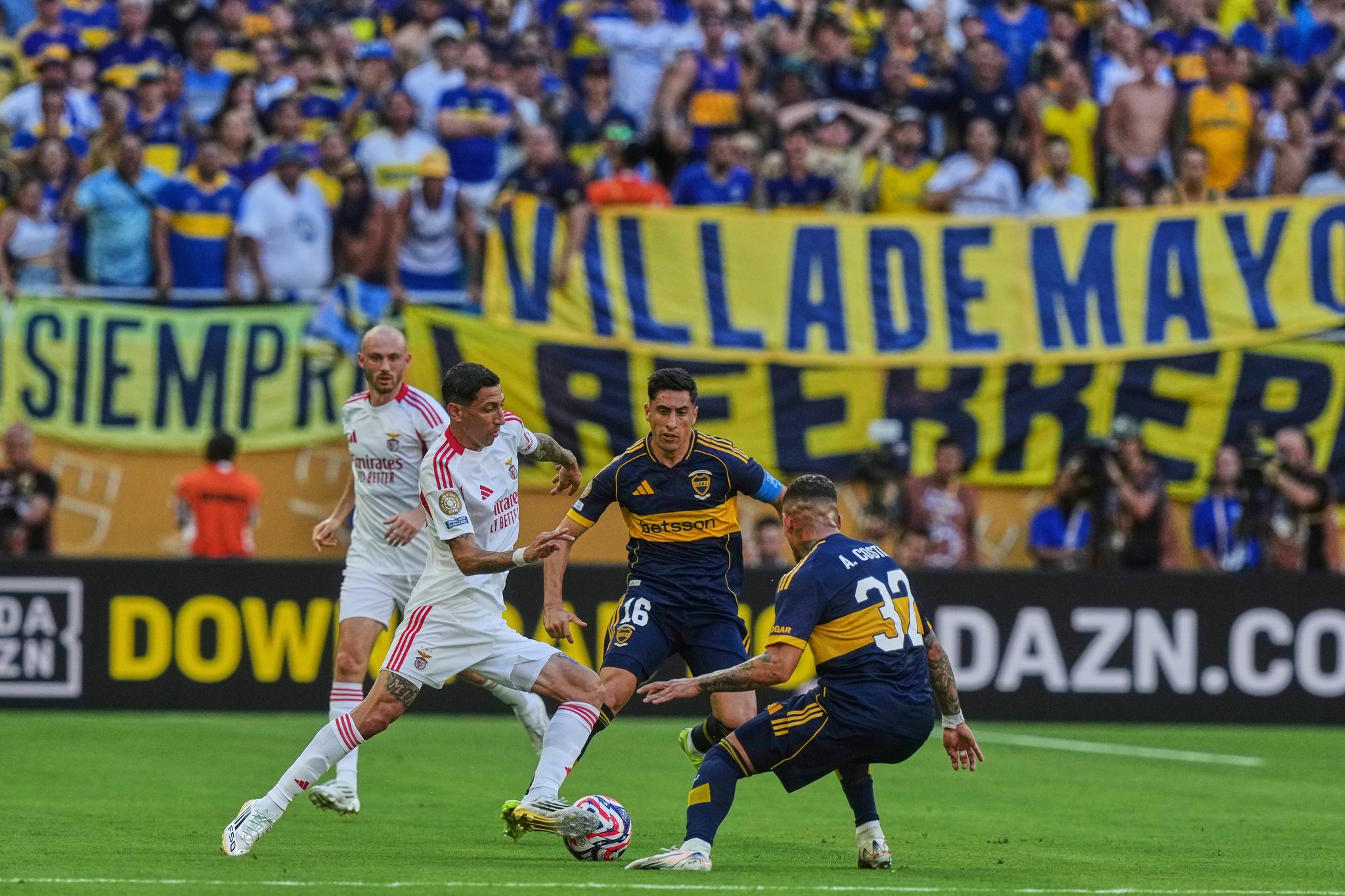 2:2 nach 2:0: Boca Juniors geben vor Bayern-Duell Führung ab