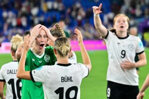 «Krass, unglaublich, mega»: Fußballerinnen feiern Berger