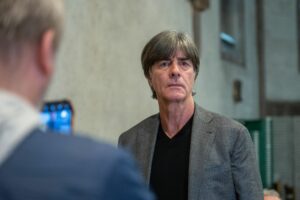 Joachim Löw prüft Anfragen von Vereinen und Nationalverband