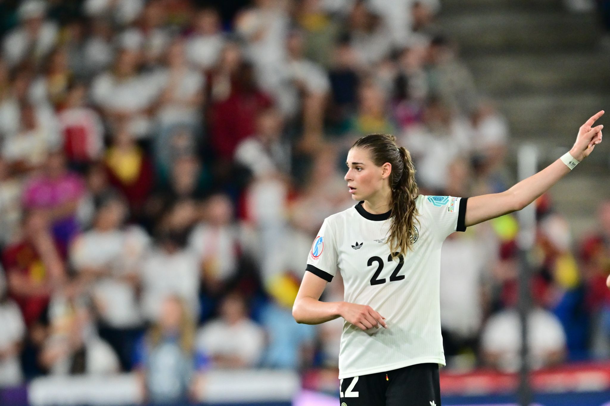 Brand und Kett im Team des Turniers bei Frauen-EM