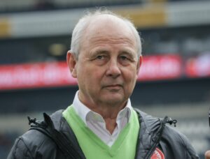 Eintracht Frankfurt benennt Haupttribüne nach Hölzenbein