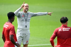 Alonso-Nachfolger ten Hag nimmt Training in Leverkusen auf