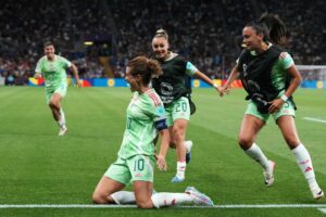 Doppelpackerin Girelli führt Italien ins Halbfinale