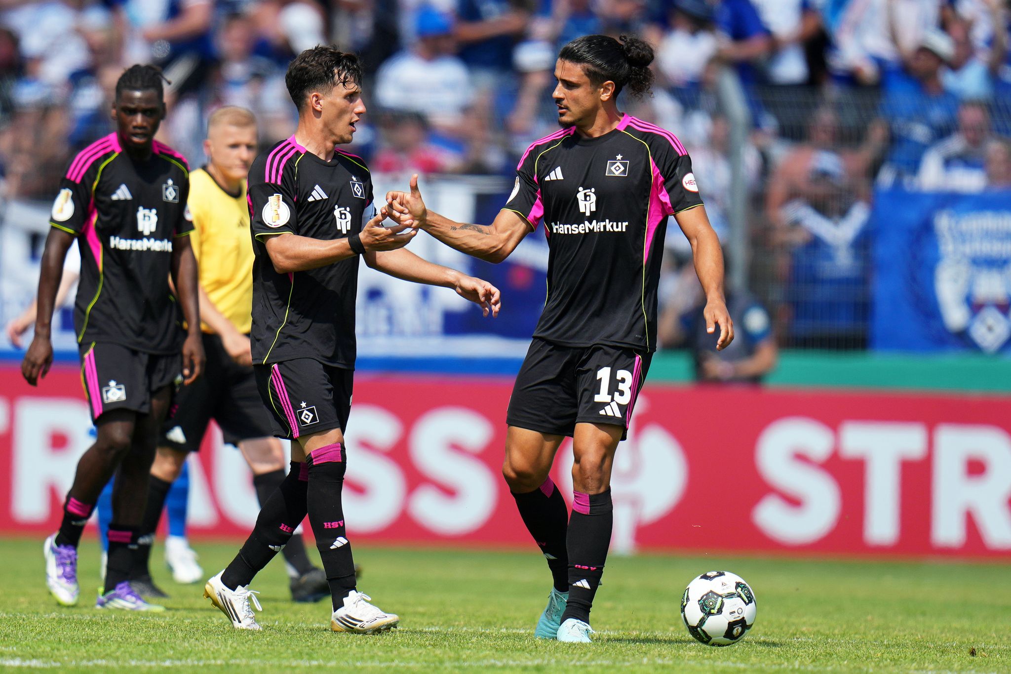 HSV und St. Pauli entgehen Pokal-Blamage HSV und St. Pauli entgehen Pokal-Blamage