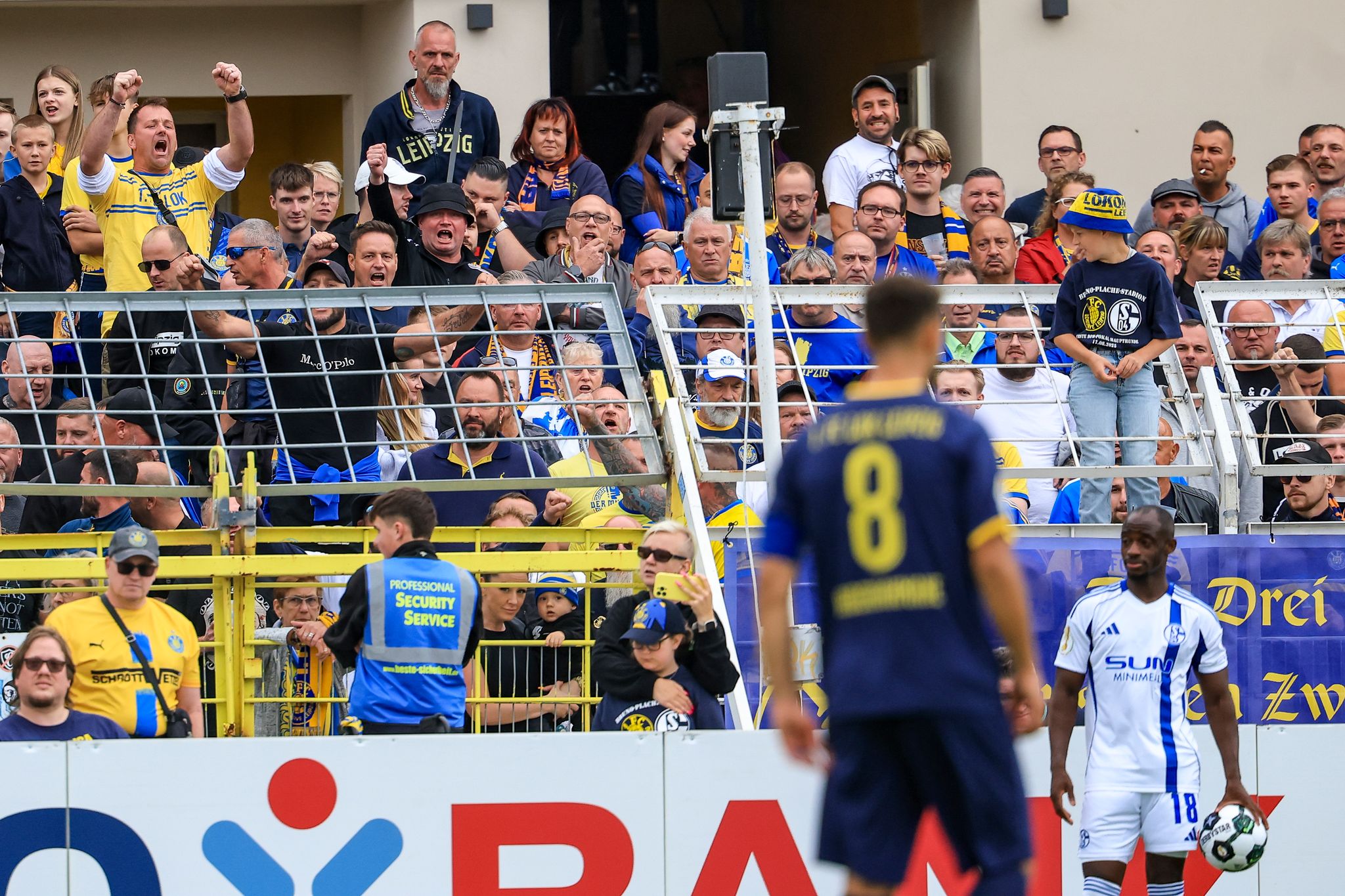 Schalke-Profi in Leipzig mutmaßlich rassistisch beleidigt