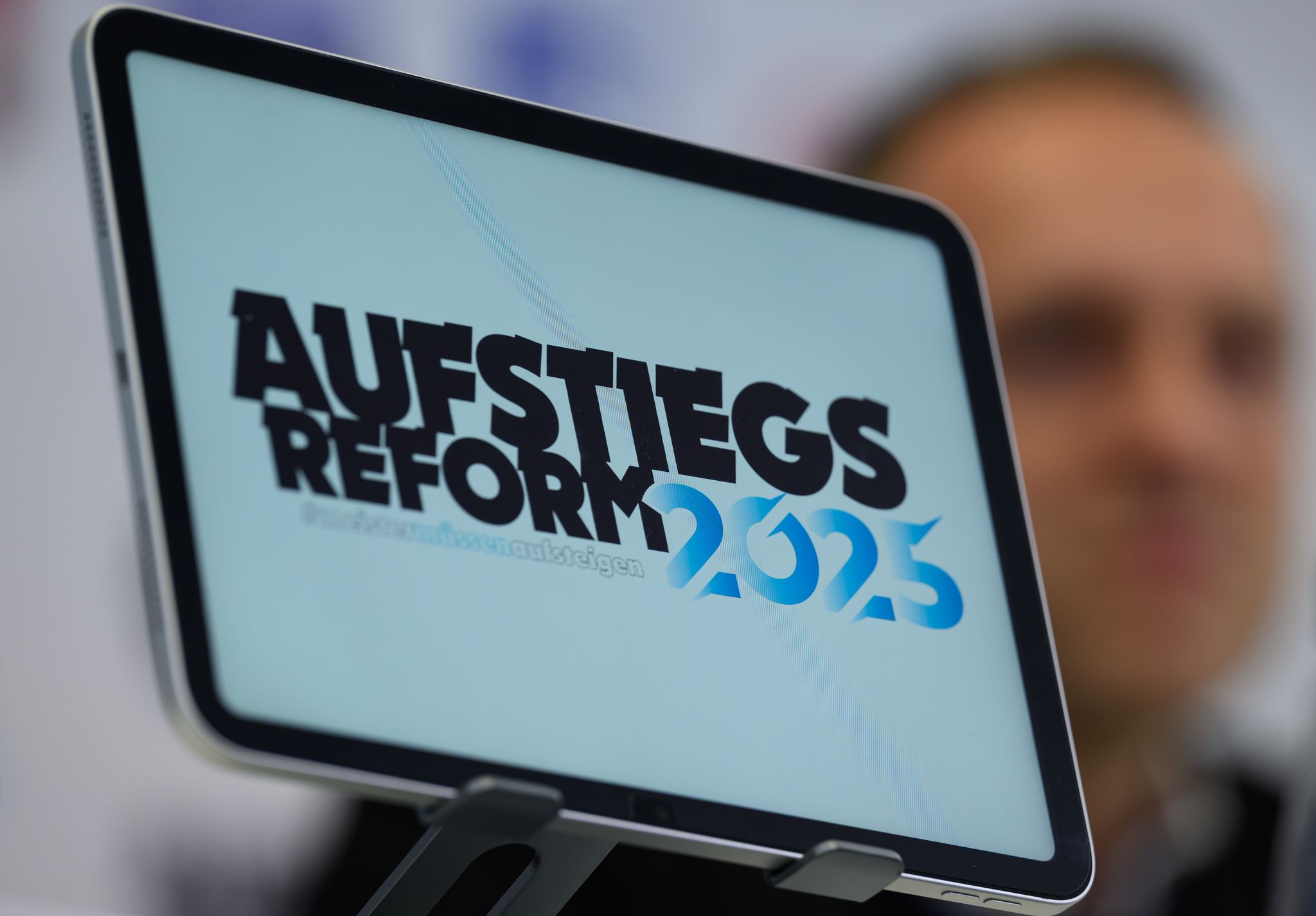 Mit Schalke und einem Rebellen: Kommt die Aufstiegsreform?