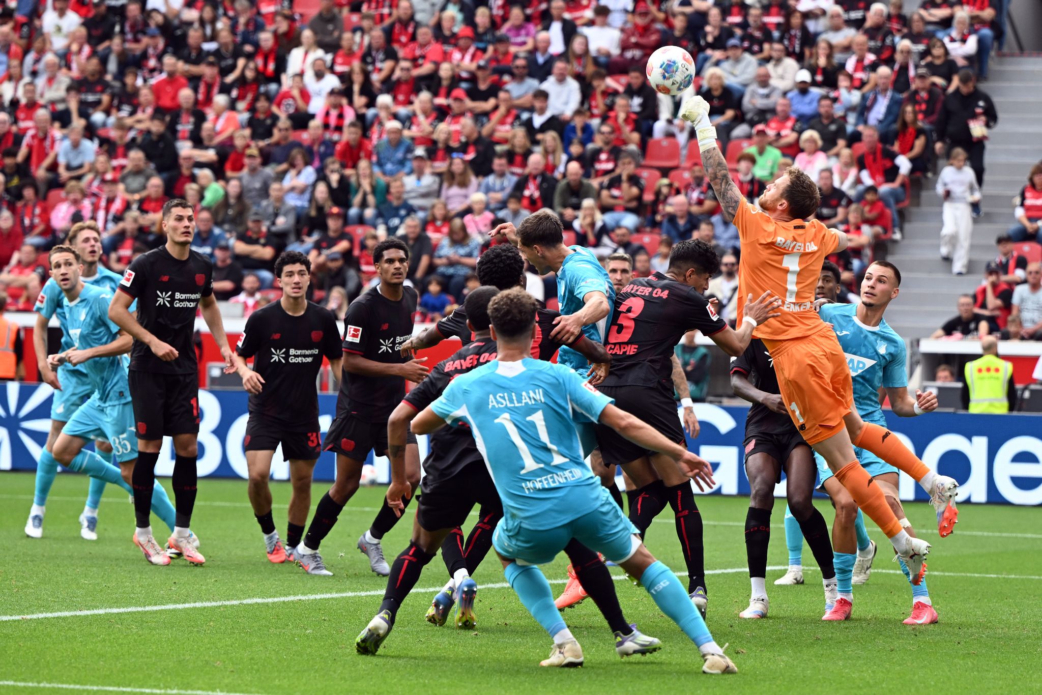 Bundesliga-Debüt von ten Hag für Leverkusen missglückt