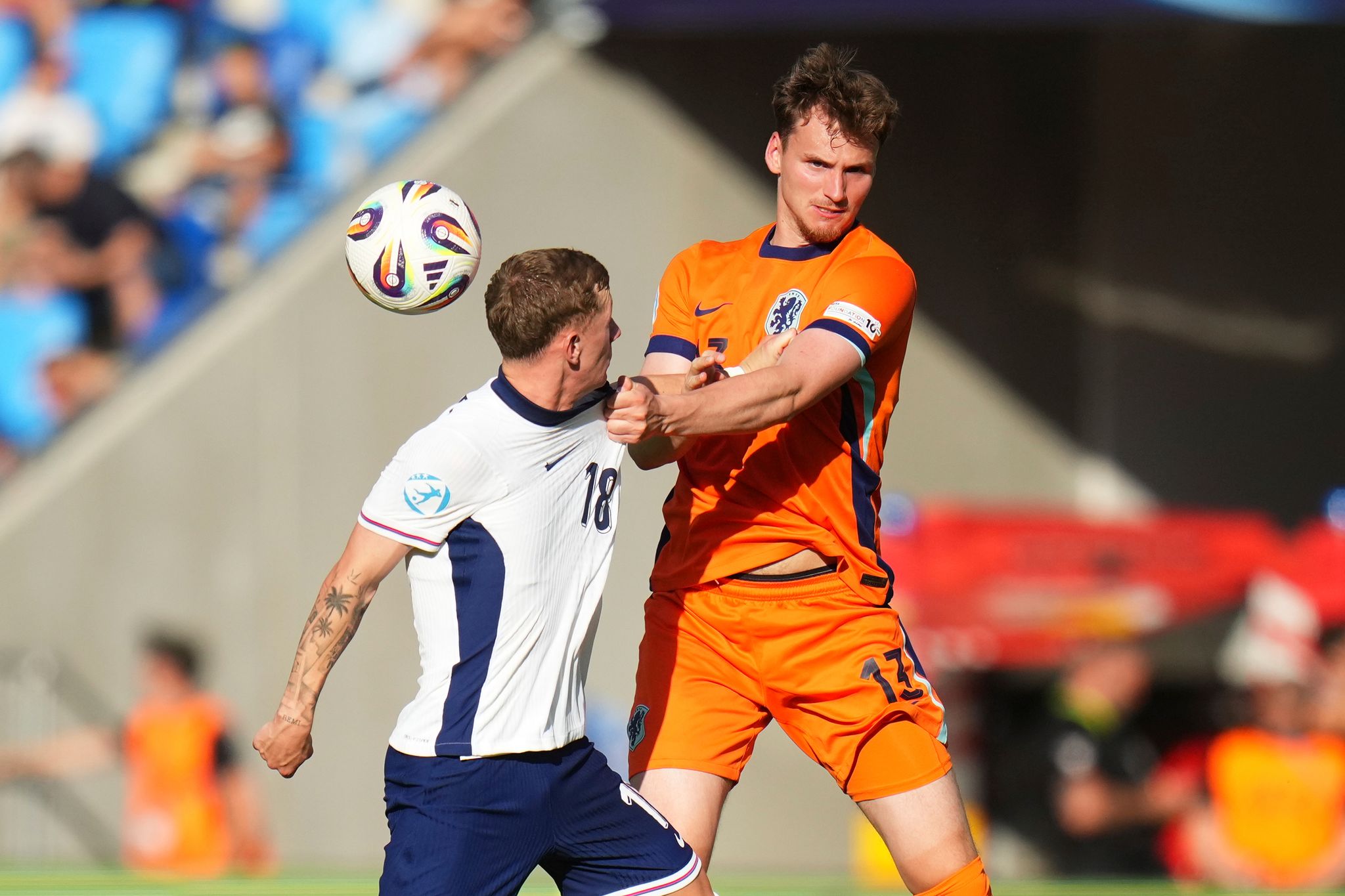 Köln holt Abwehrspieler van den Berg