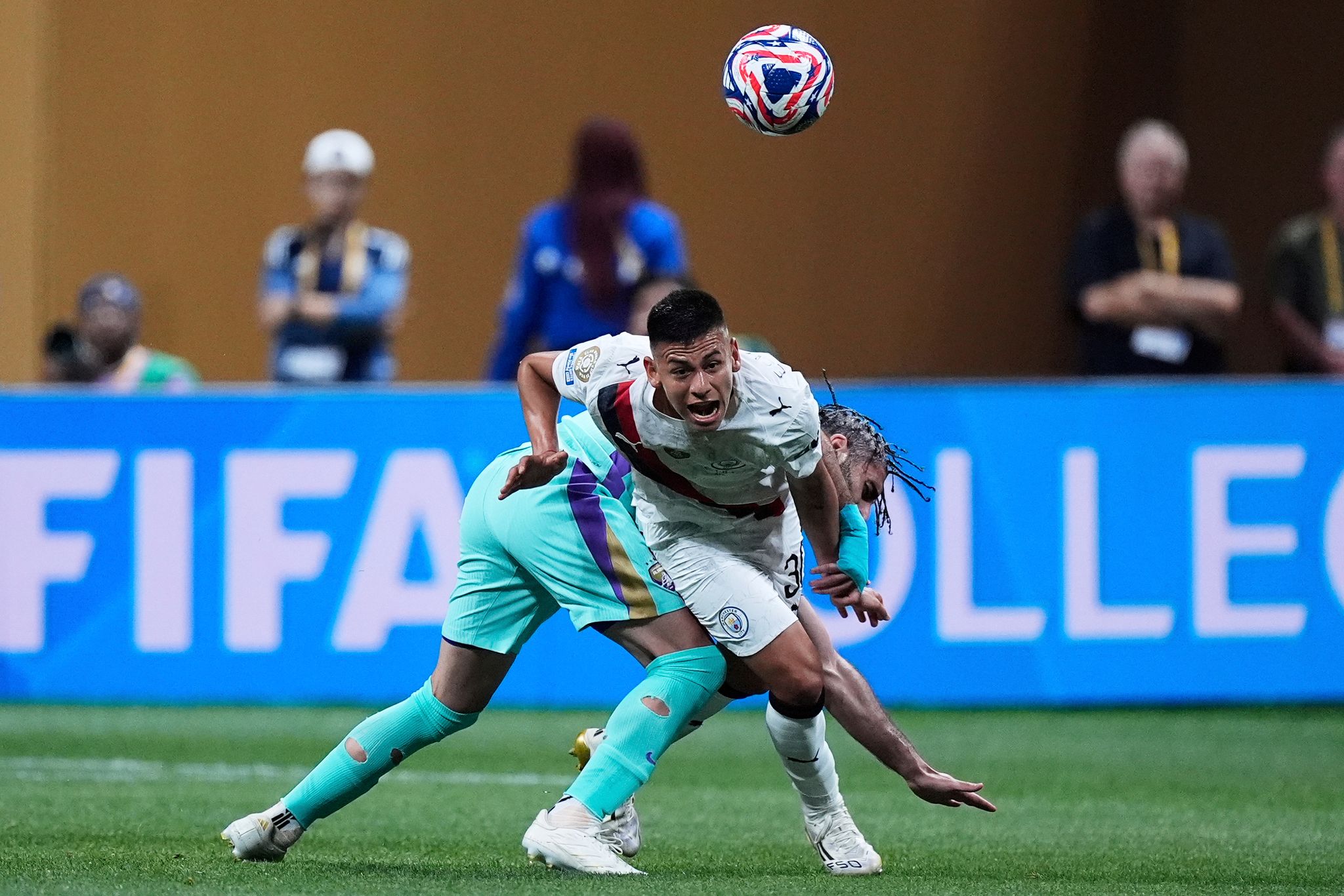 Leverkusen holt Argentinier Echeverri und Franzose Badé