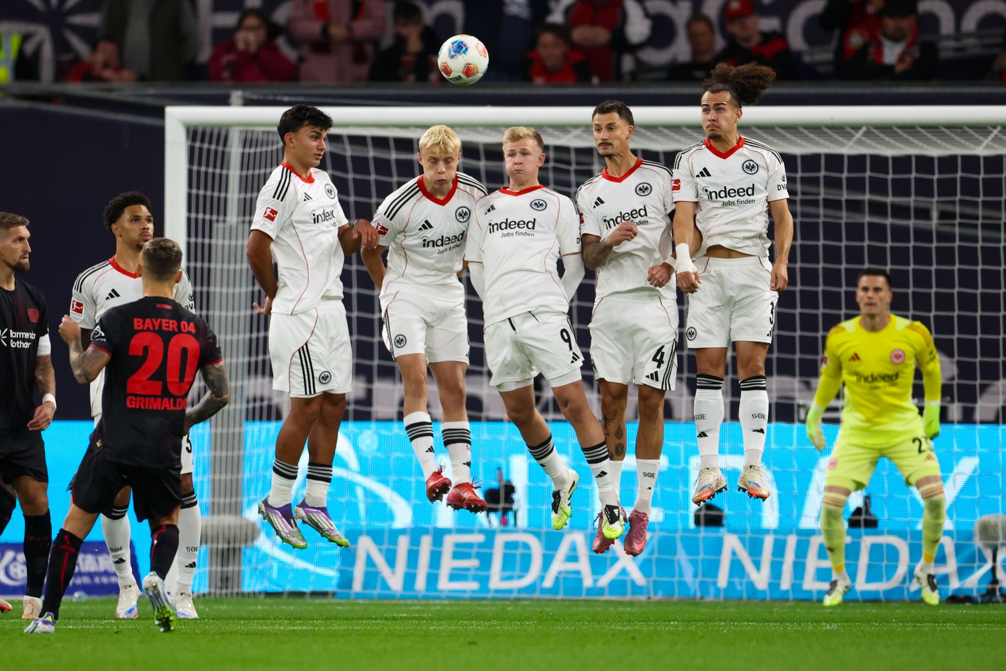 «Sehr froh»: Bayer schlägt Frankfurt bei Hjulmand-Debüt