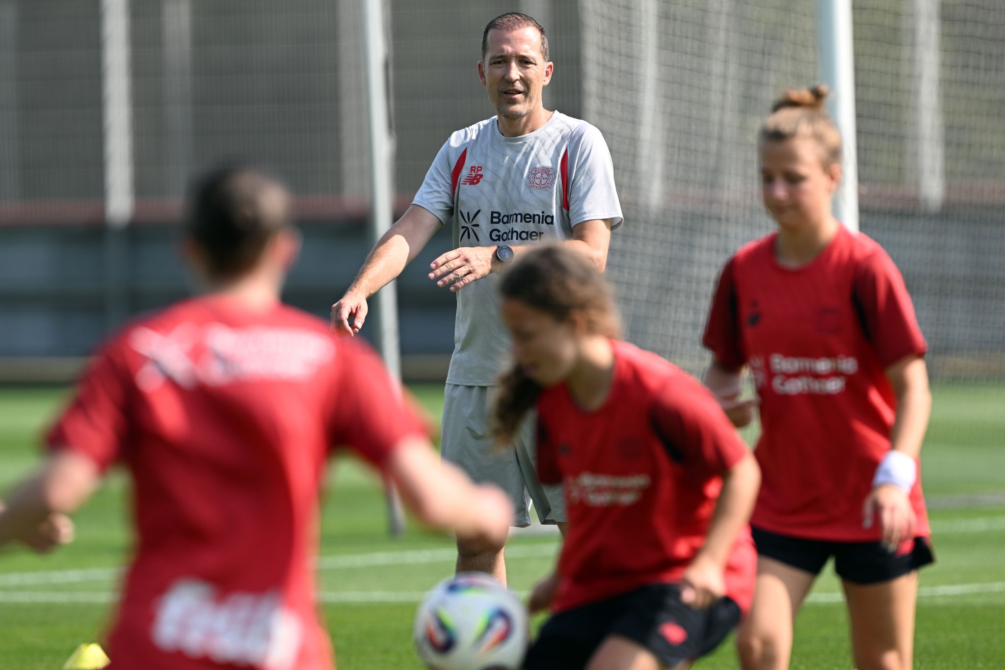 Unter Frauen zu Hause und erfolgreich: Bayer-Coach Pätzold