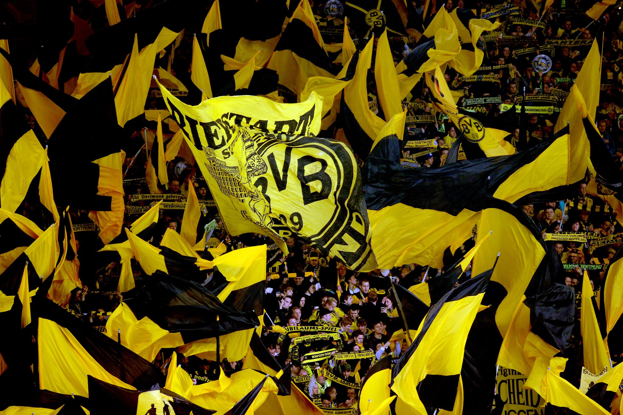 Dortmund und Bayern führen Europas Fan-Ranking an