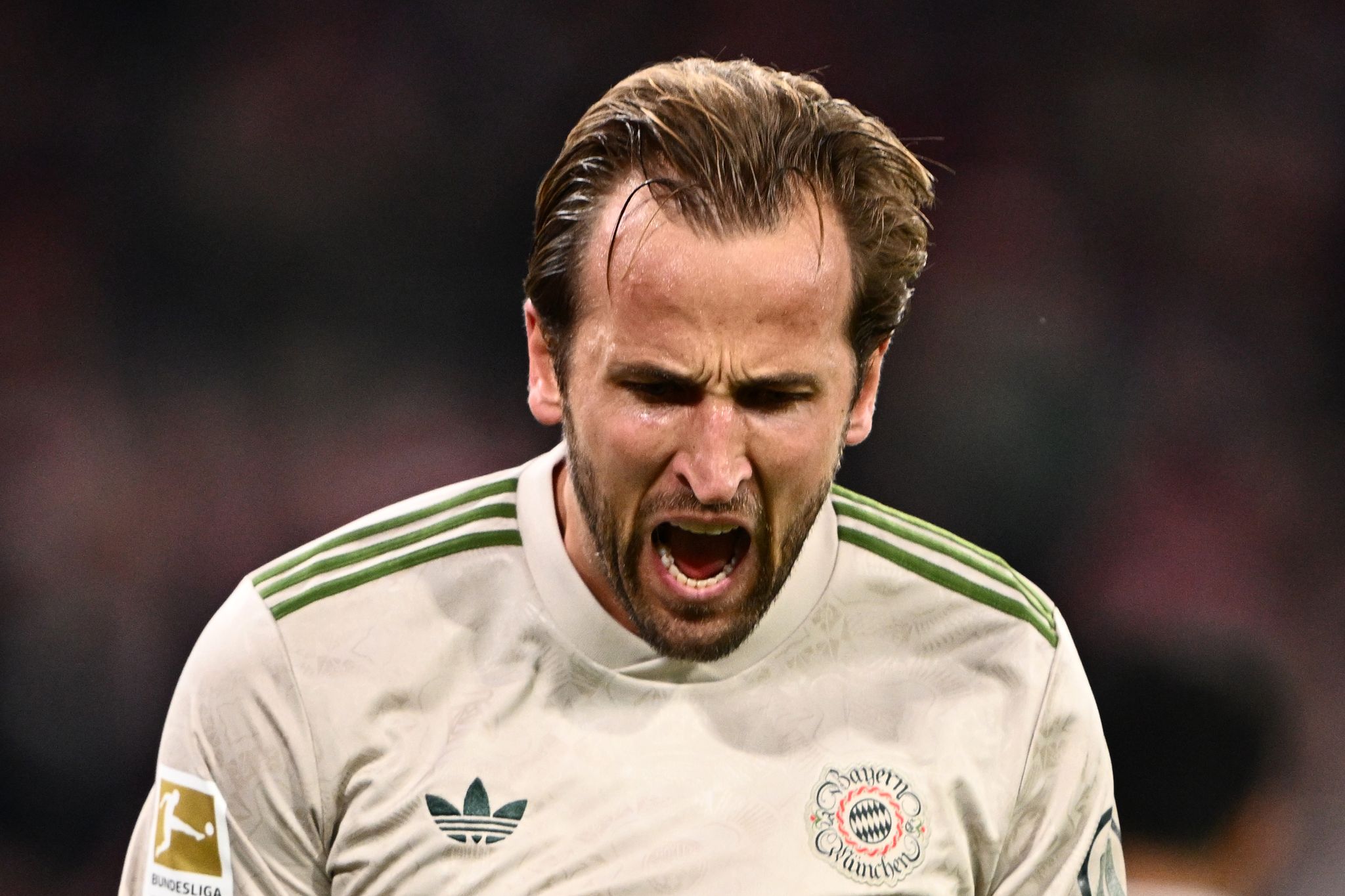 Bayern siegen mit 100-Tore-Kane munter weiter