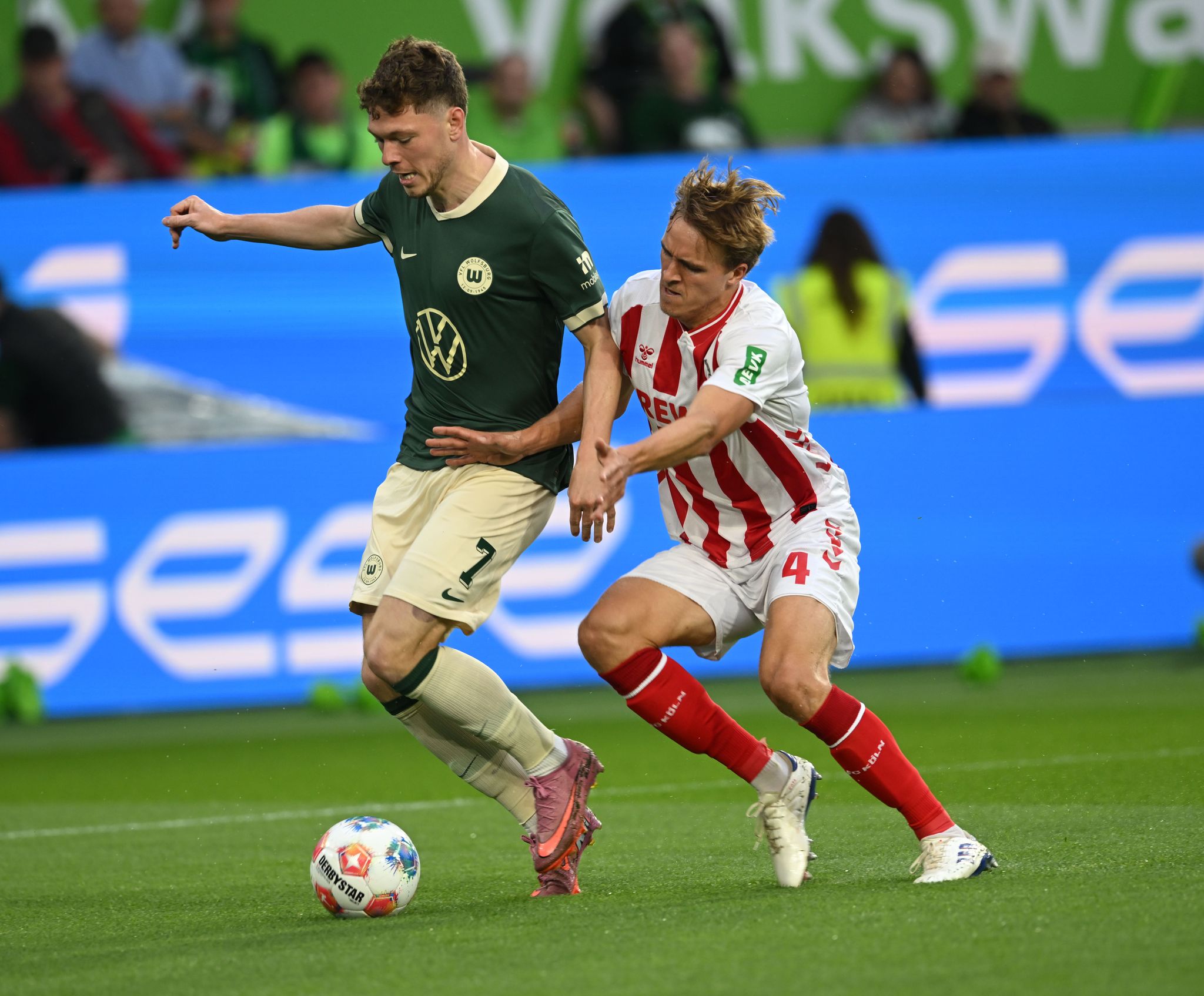 Drei Tore in der Nachspielzeit: Spektakel in Wolfsburg