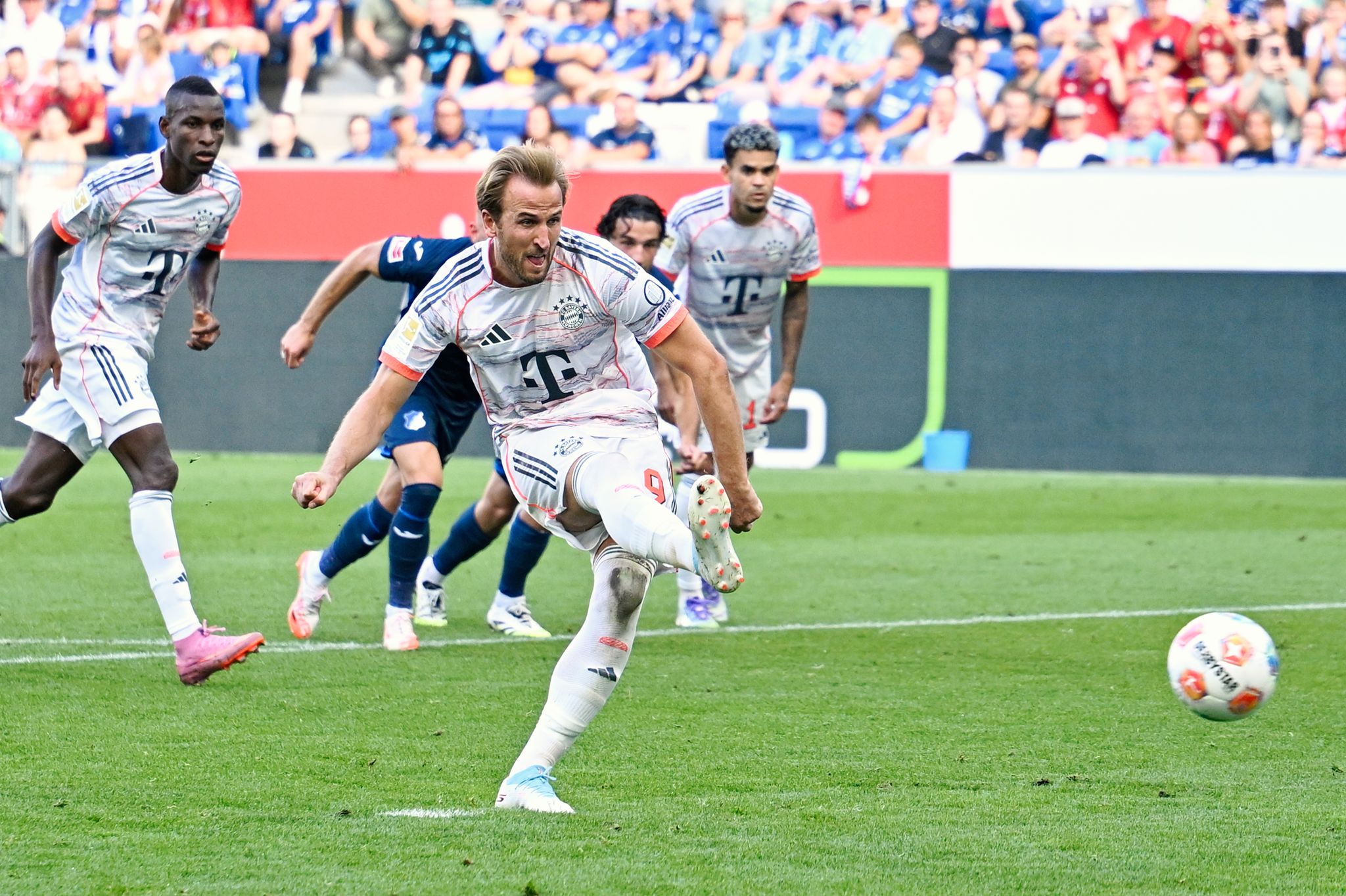 Auf Kane ist Verlass: FC Bayern siegt zum Oktoberfest-Start