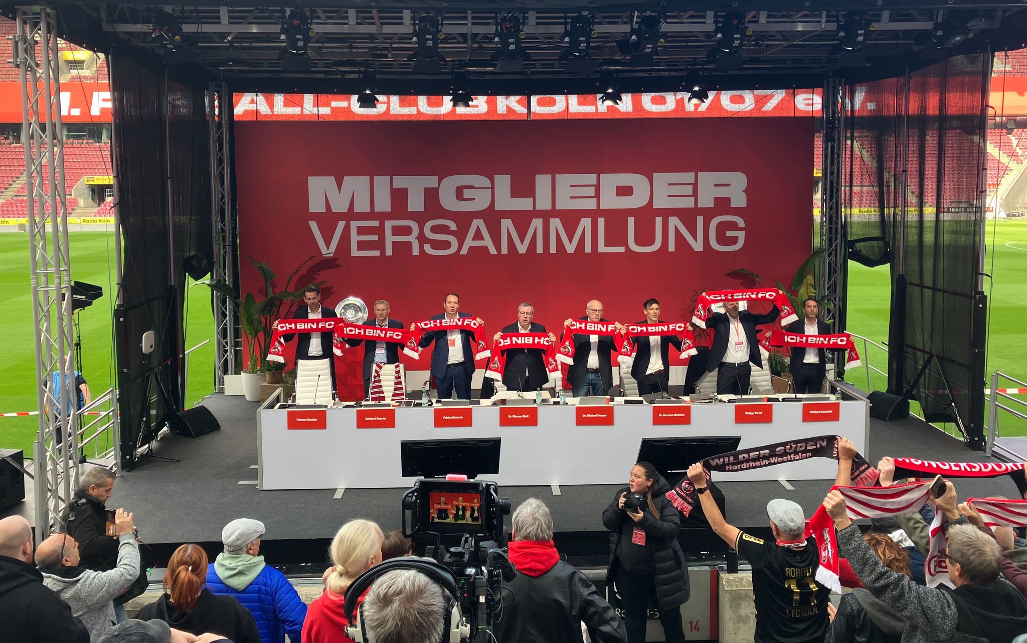 1. FC Köln erwirtschaftet Millionengewinn im Zweitliga-Jahr