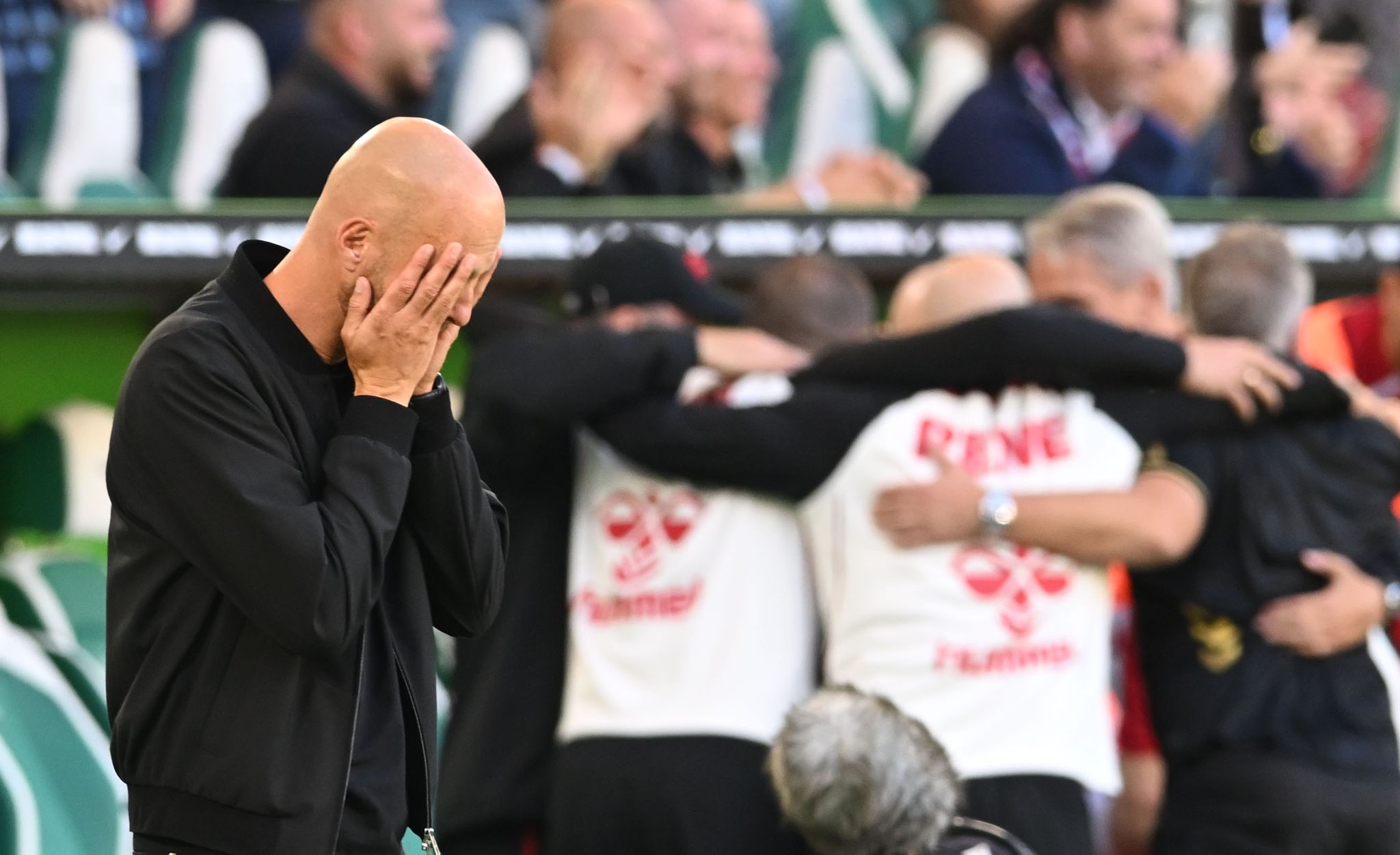 Wahnsinn in Wolfsburg: 15 Minuten Extrazeit und VAR-Problem