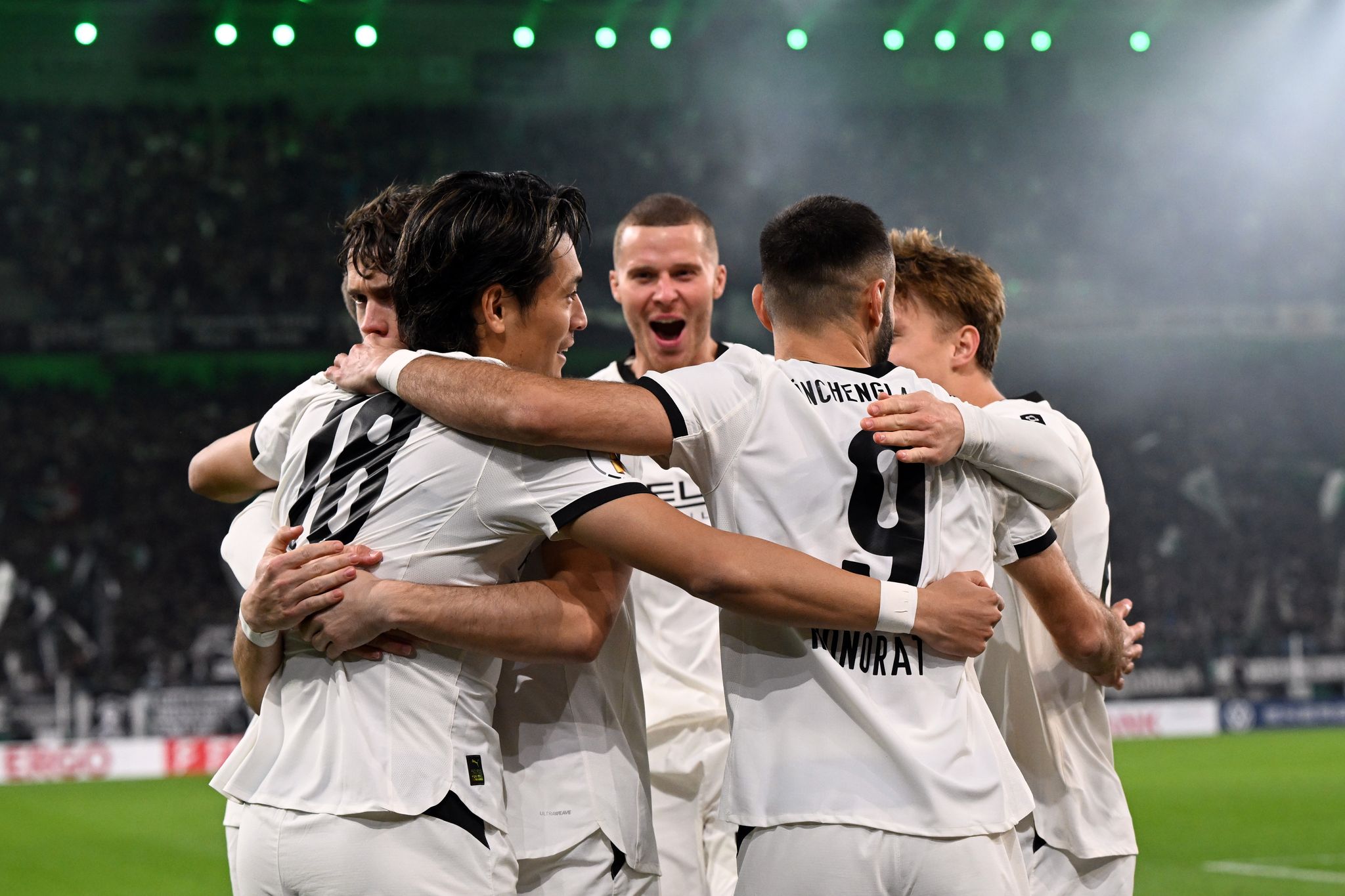 Gladbach kann noch gewinnen: 3:1 gegen Karlsruhe Gladbach kann noch gewinnen: 3:1 gegen Karlsruhe