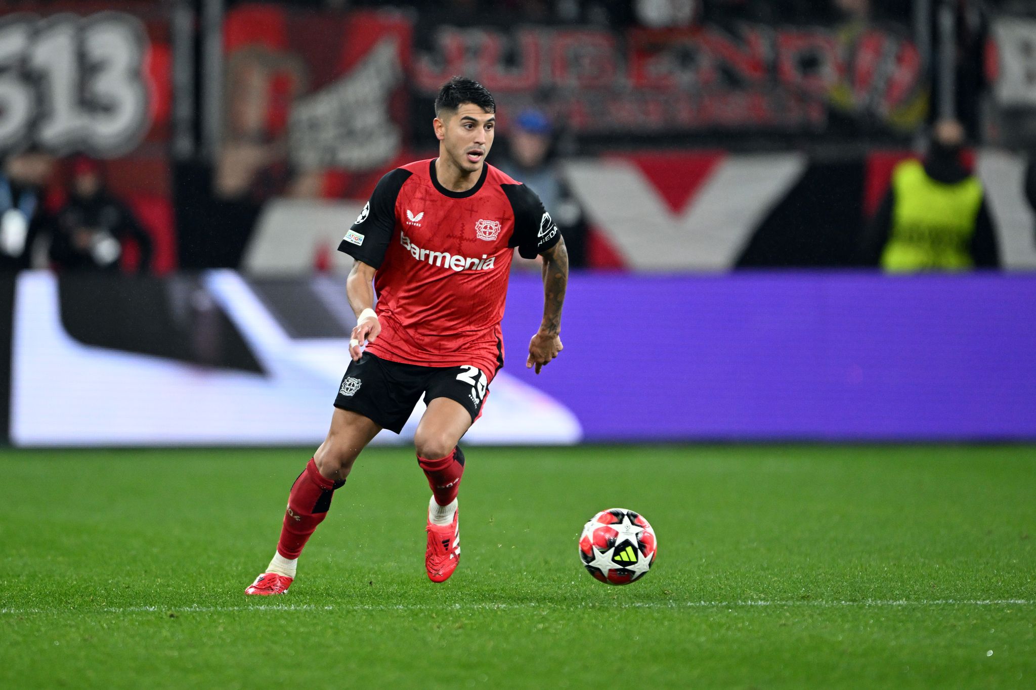 Palacios verlängert Vertrag bei Bayer Leverkusen
