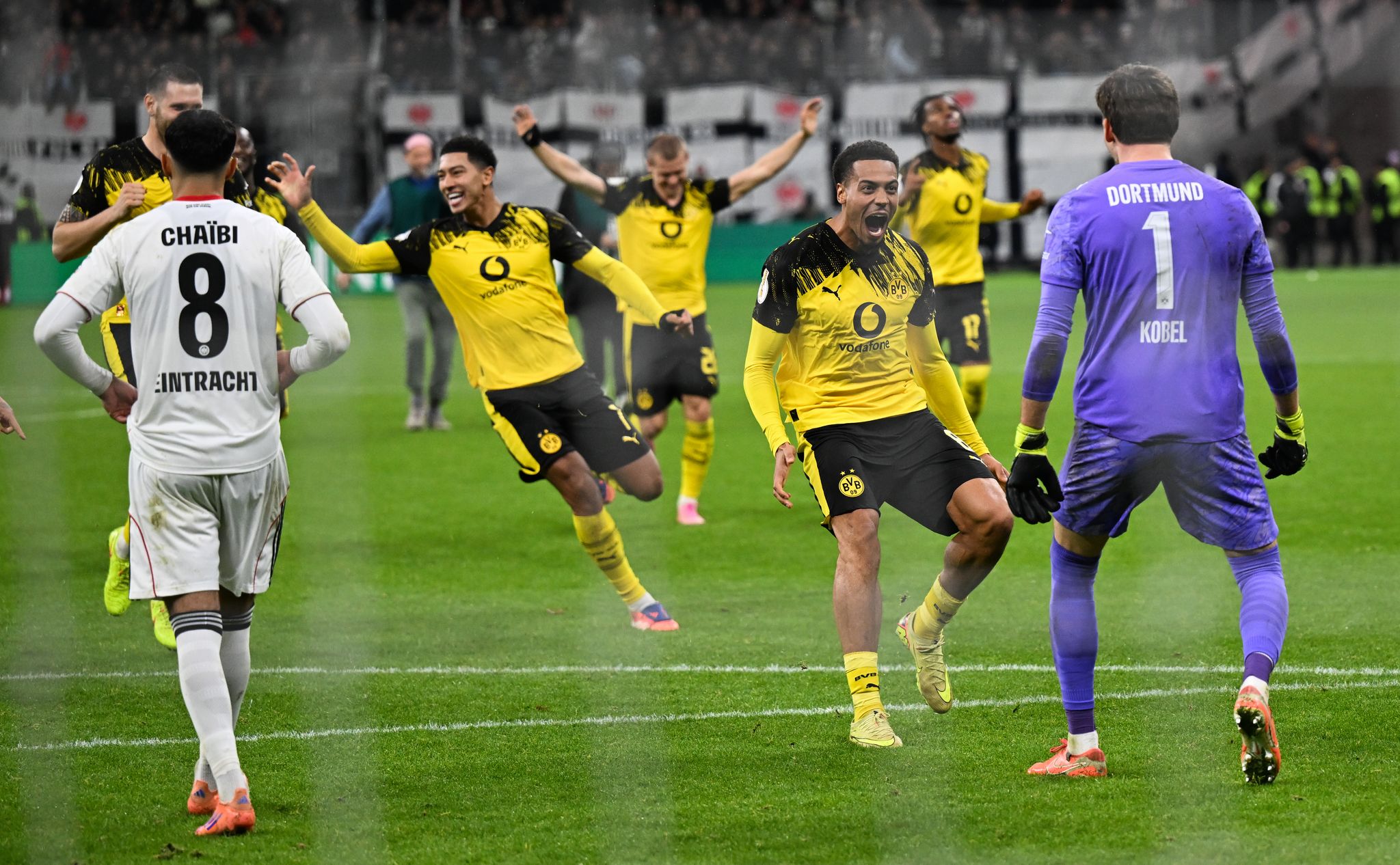 Elfmeterkrimi: BVB besiegelt frühes Pokal-Aus für Frankfurt Elfmeterkrimi: BVB besiegelt frühes Pokal-Aus für Frankfurt