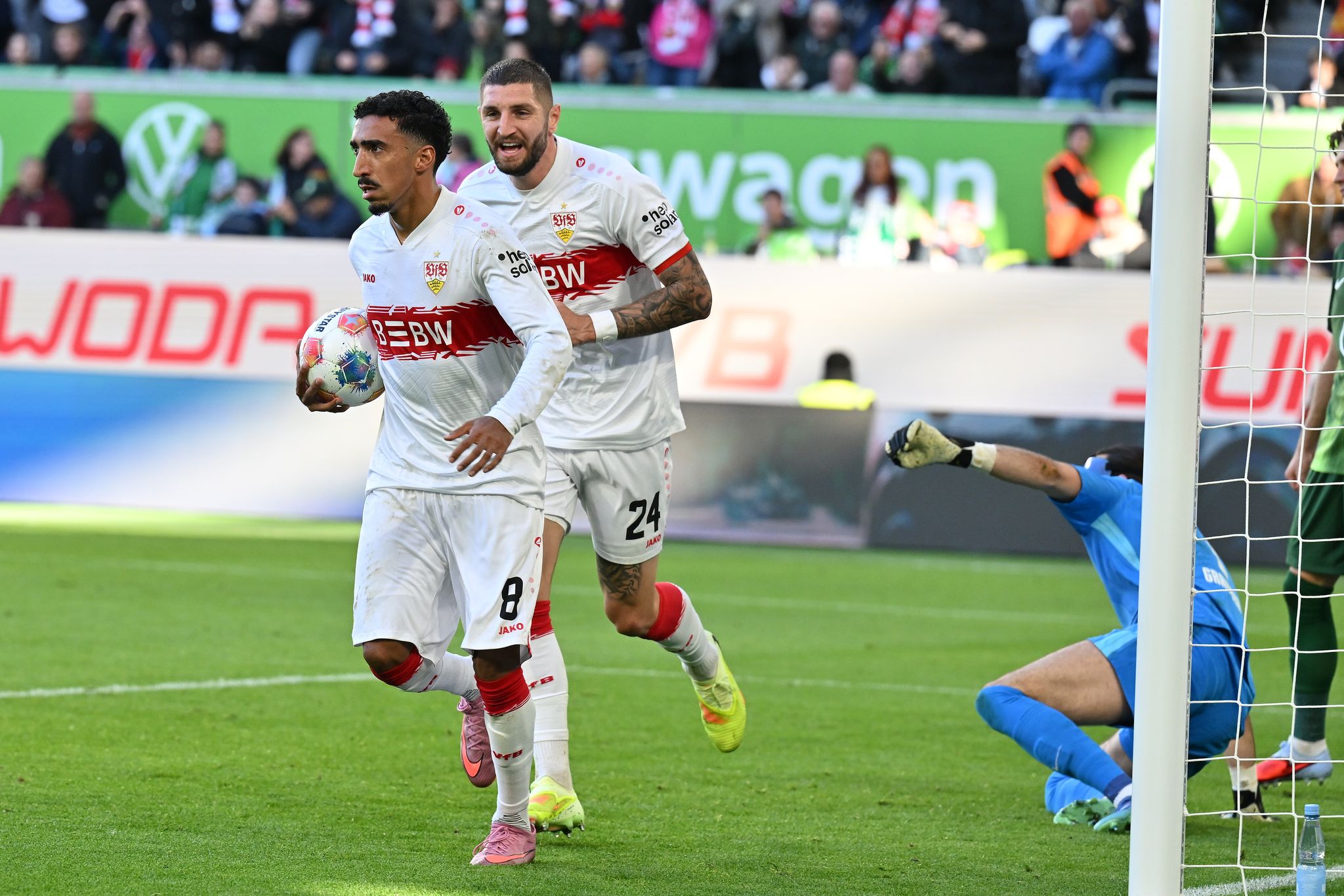 Stuttgart weiter auf Kurs: 3:0 bei desaströsen Wolfsburgern