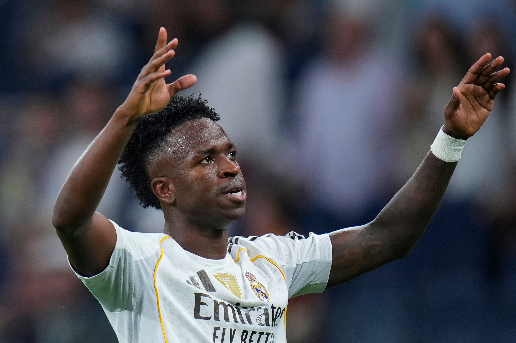 Weltfußballer Vinicius Junior schießt Real an die Spitze