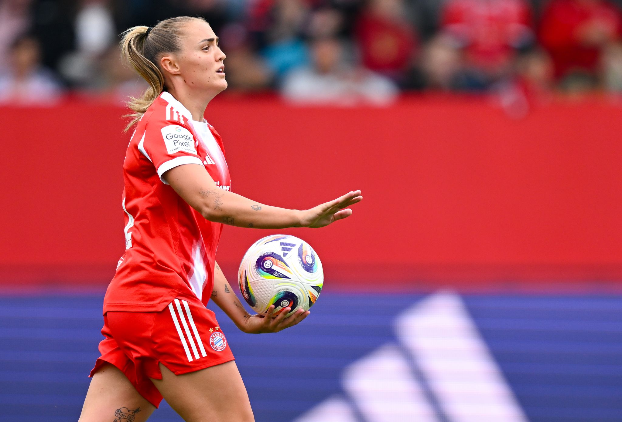 FC Bayern und Wolfsburg feiern deutliche Siege vor Topspiel