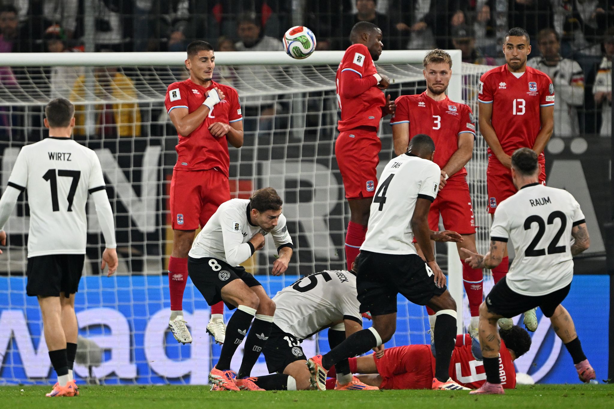 Raums Tor-Premiere mit Ansage beim Physio