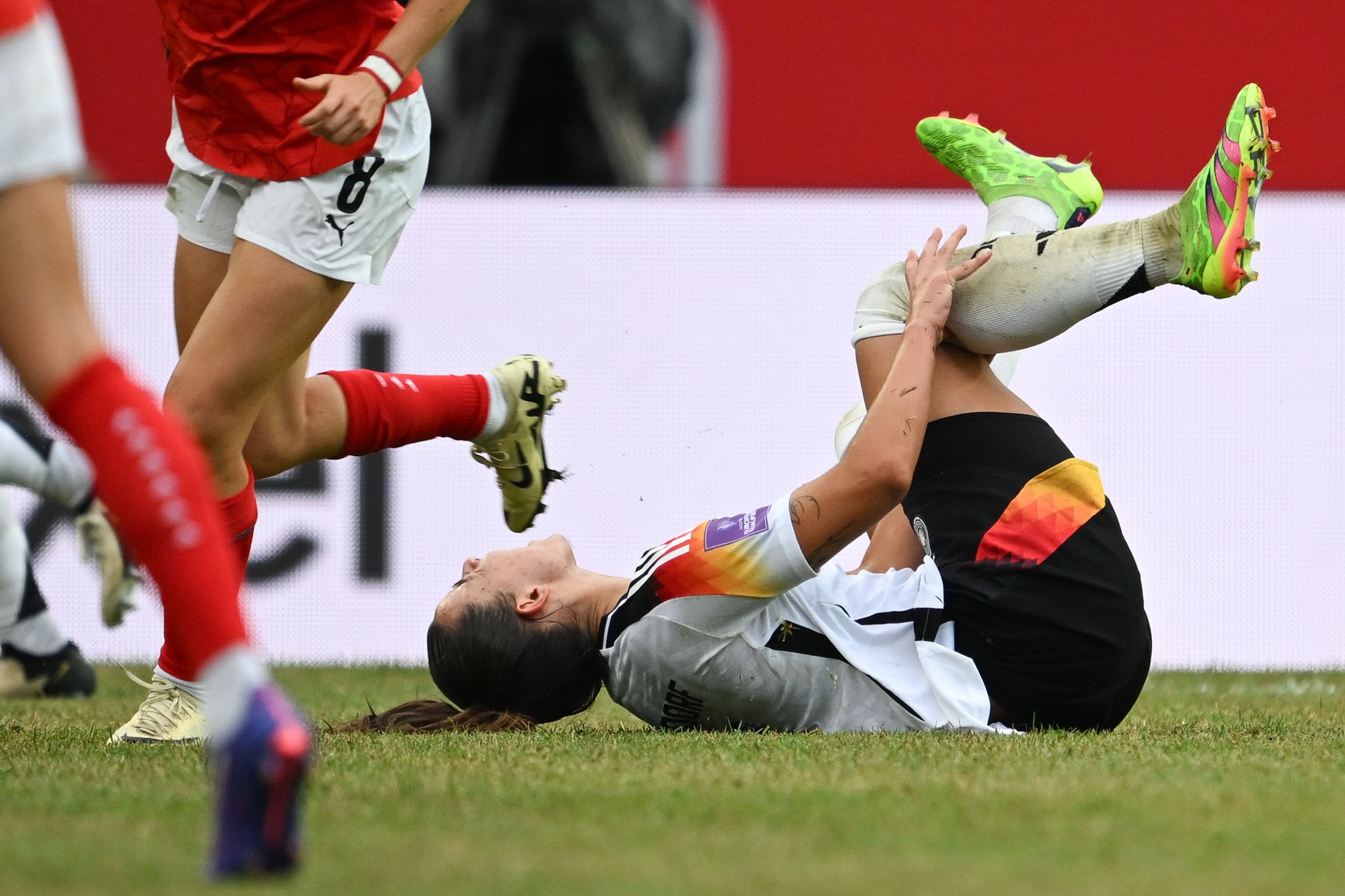 Die Crux mit dem Kreuzband bei Fußballerinnen: Angst wächst