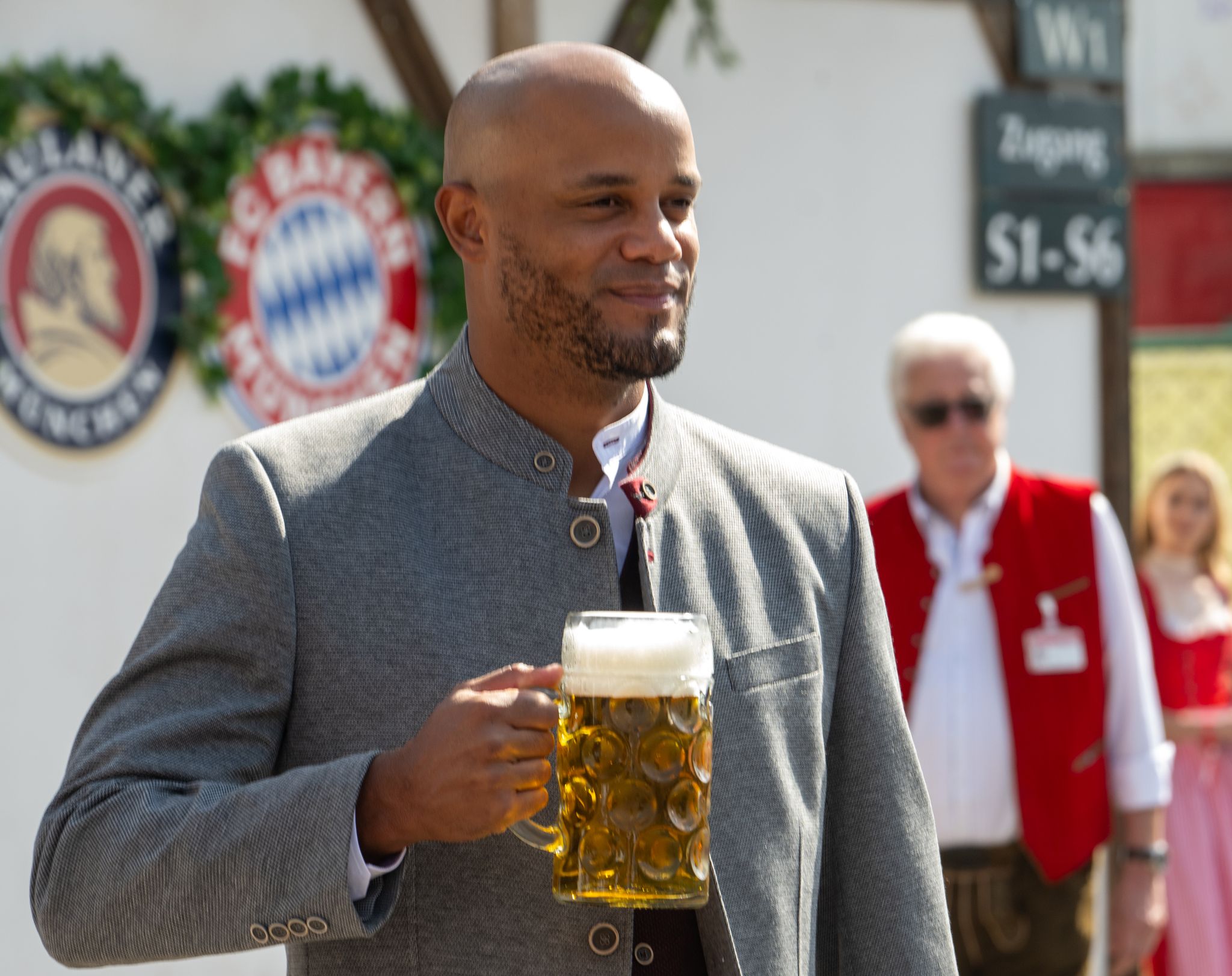 Kompanys launige Frankfurt-Wette und Bayerns Bierzelt-Laune