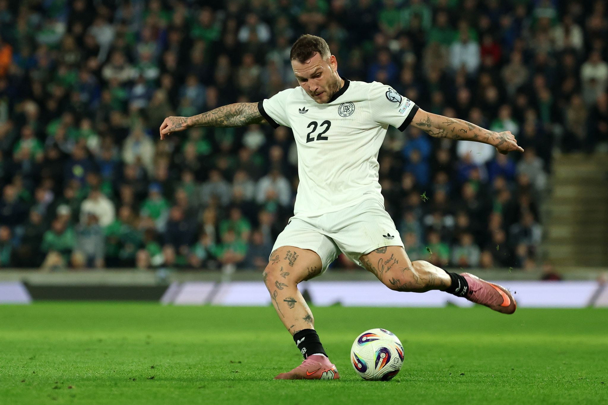 Nationalspieler Raum veröffentlicht Hass-Nachrichten