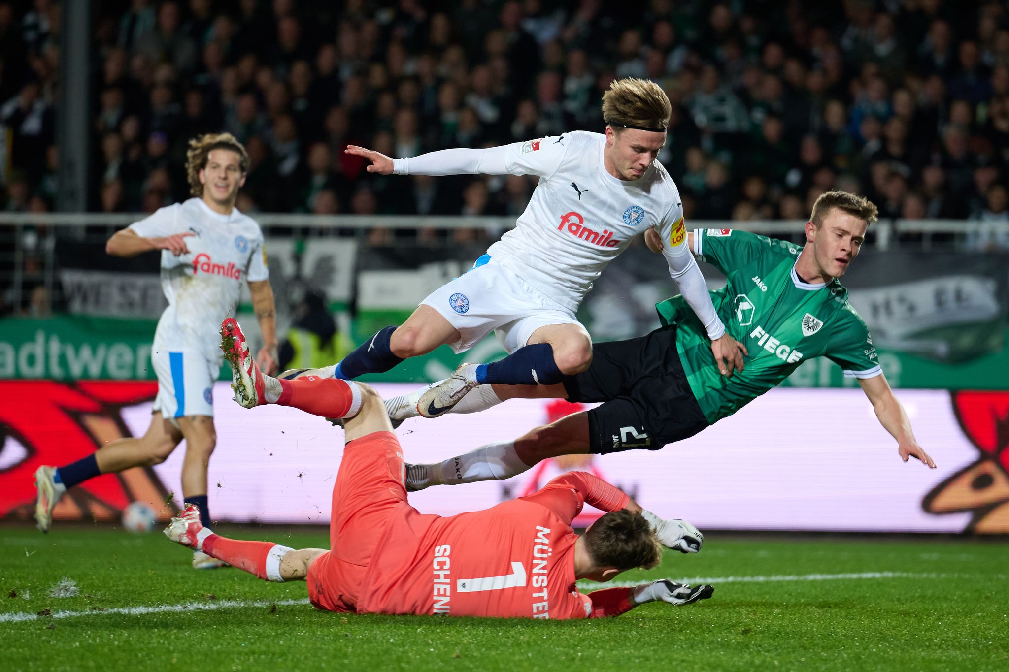 Bouchama führt Münster nach Rückstand noch zum Sieg Bouchama führt Münster nach Rückstand noch zum Sieg