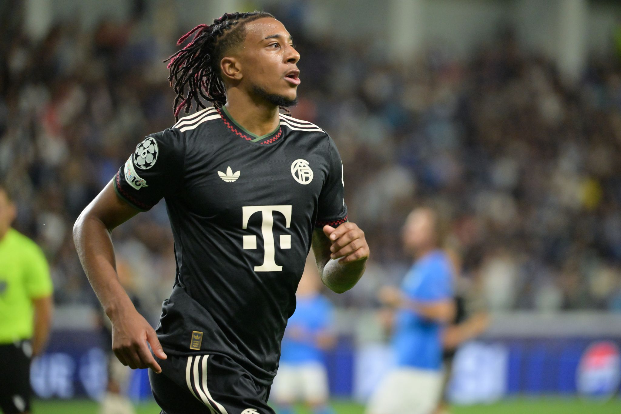 Eberl betont: Bayern-Star Olise hat keine Ausstiegsklausel