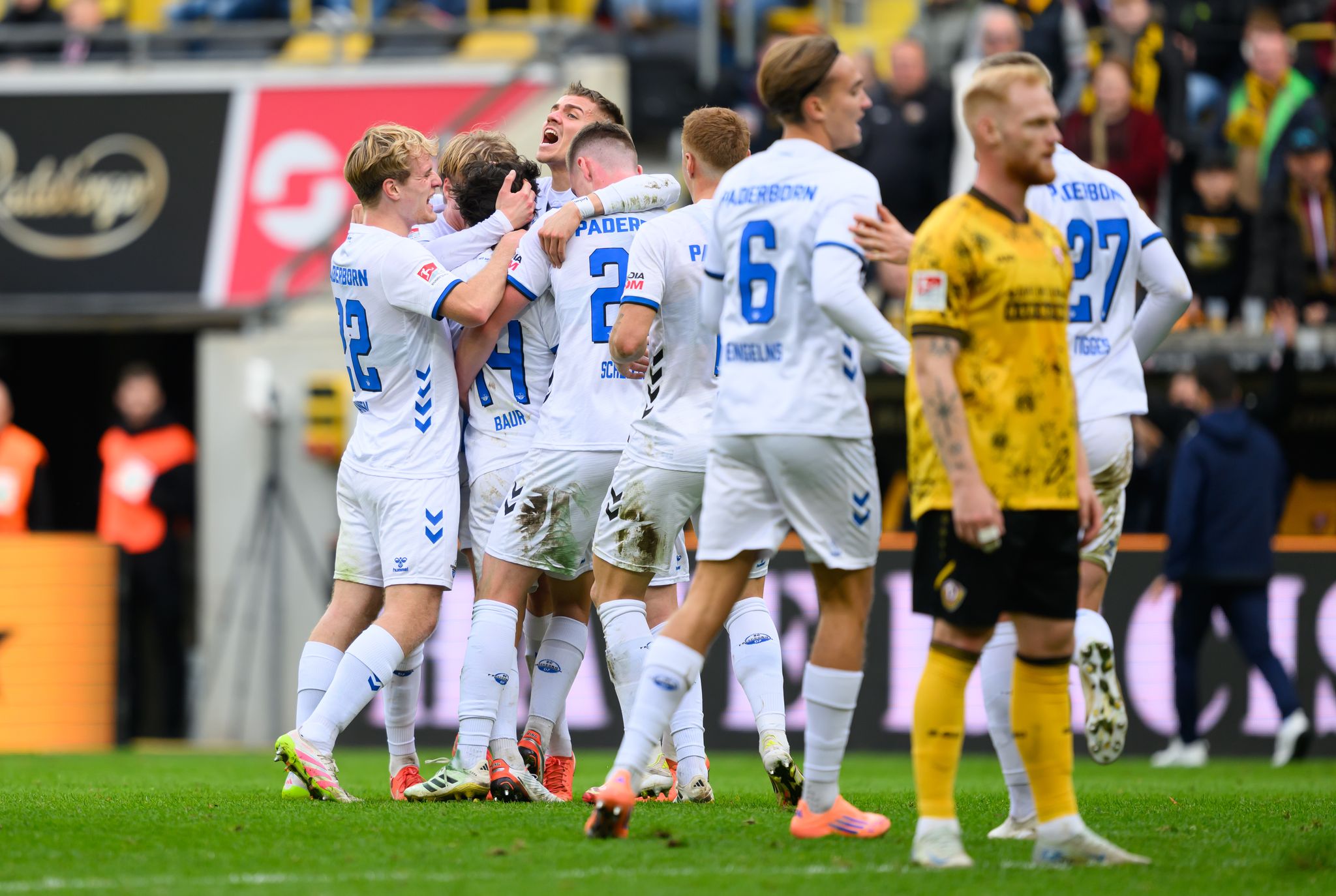 Paderborn setzt Siegesserie in Dresden fort