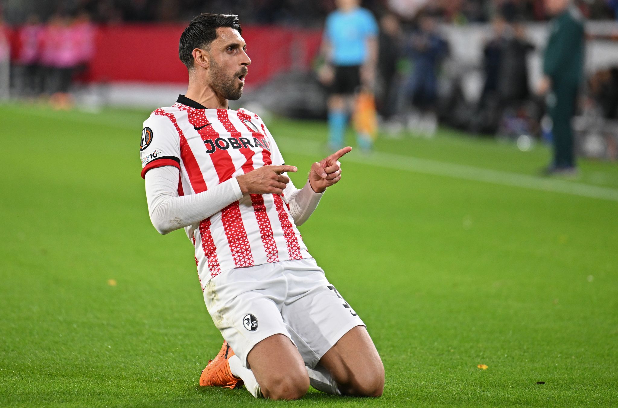 Grifo erneut per Freistoß: Freiburg in Europa auf Kurs