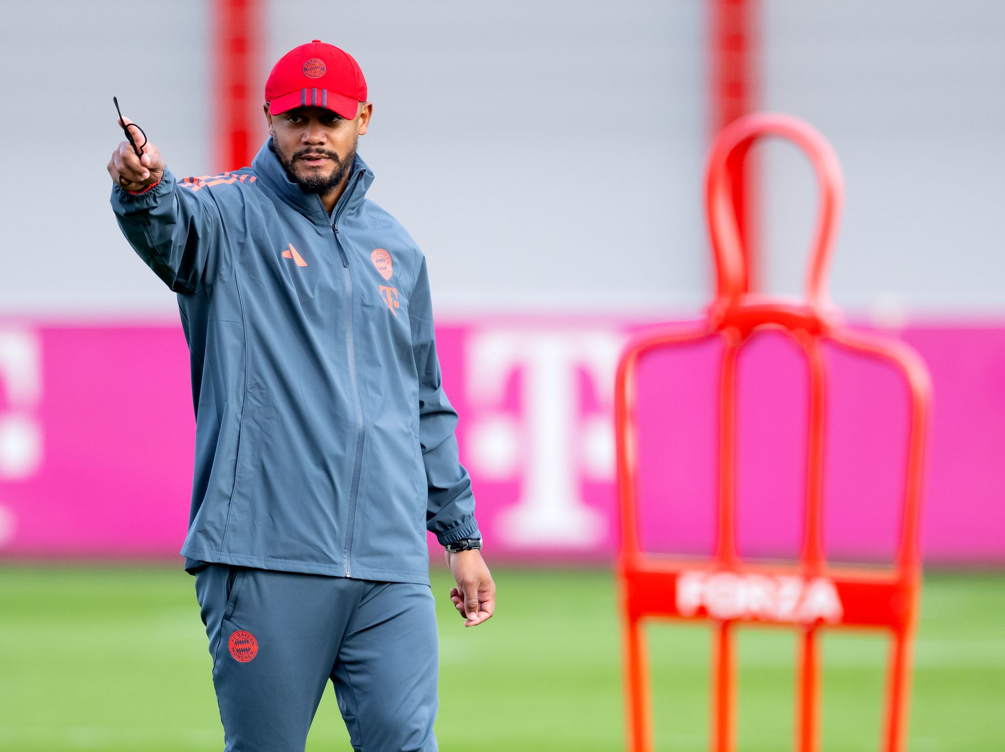 «Der Boss bleibt»: Neuer Kompany-Vertrag vor Belgien-Duell
