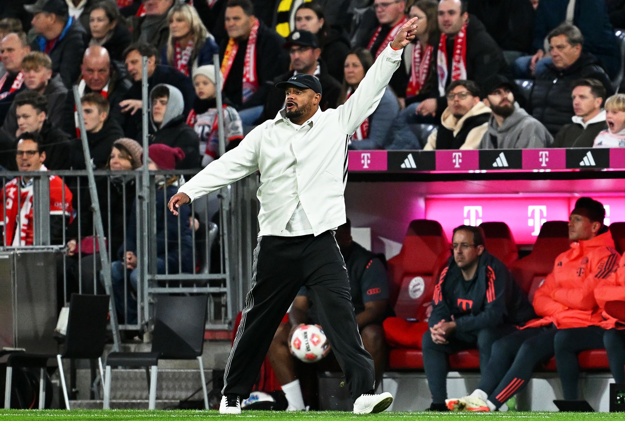«Der Boss bleibt»: Neuer Kompany-Vertrag vor Belgien-Duell