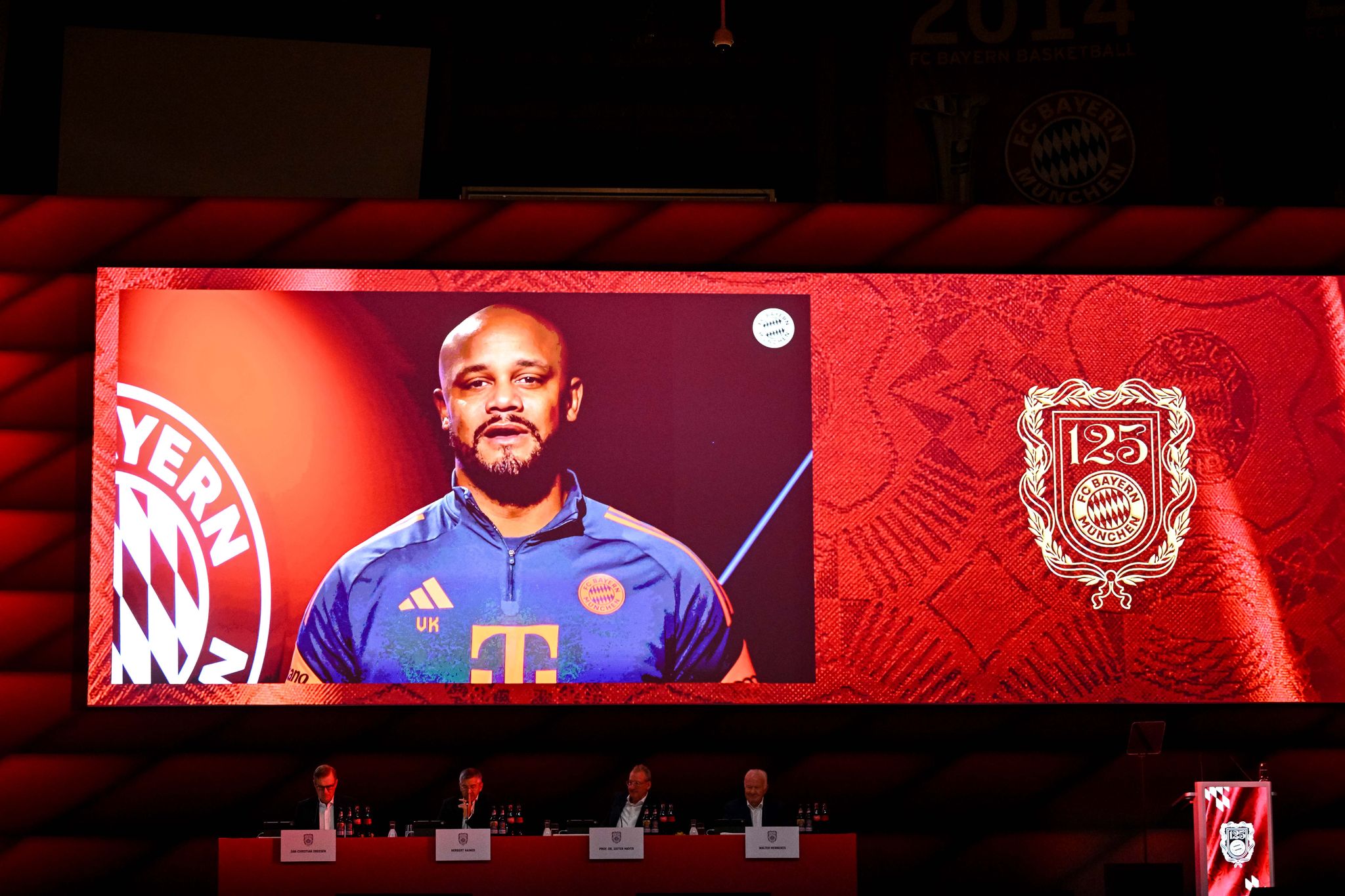 Übermächtige Bayern im «Rock ’n’ Roll»-Feeling nach Paris