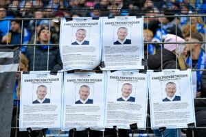 Vor den Augen Hopps: Hoffenheimer Fanproteste