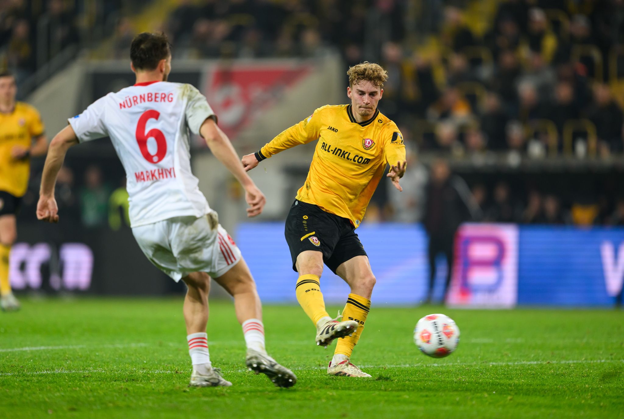 Nürnberg weiter auf dem Weg nach oben: 2:1 in Dresden Nürnberg weiter auf dem Weg nach oben: 2:1 in Dresden