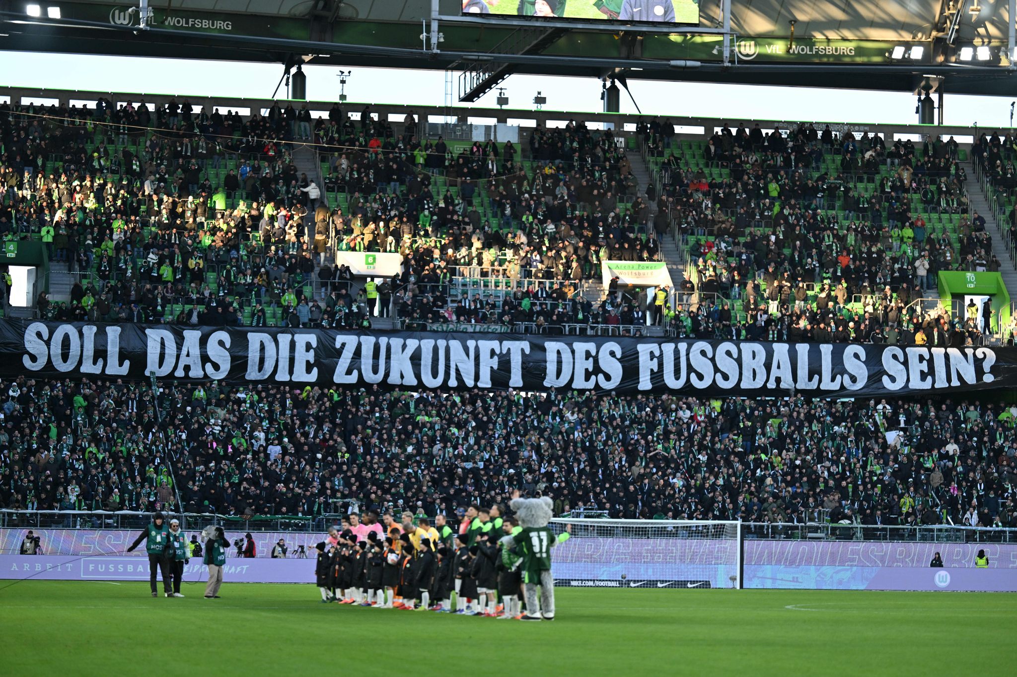 Deutschlandweiter Protest: Fans stellen sich gegen Politik