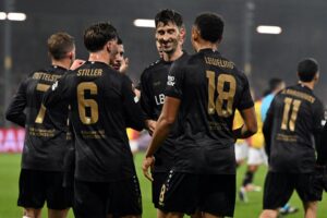 Leweling trifft doppelt: VfB siegt klar in Deventer