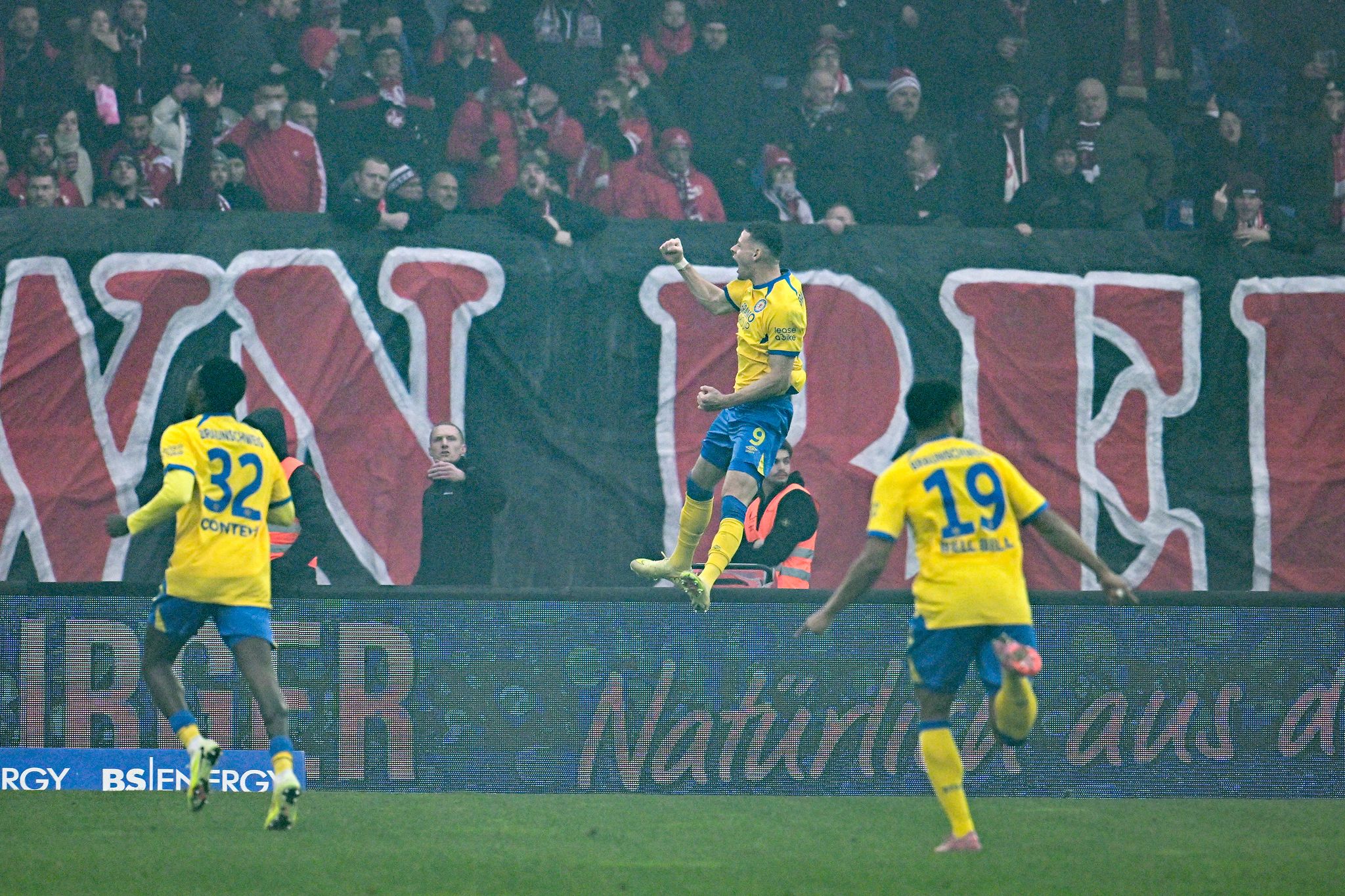 Braunschweiger Kraftakt belohnt: 2:0 gegen Kaiserslautern Braunschweiger Kraftakt belohnt: 2:0 gegen Kaiserslautern
