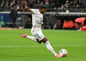 Gnabry vor Arsenal beim FC Bayern zurück